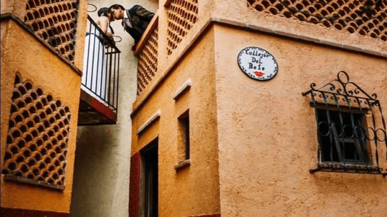 Leyendas del Callejón del Beso y otros misterios de Aguascalientes